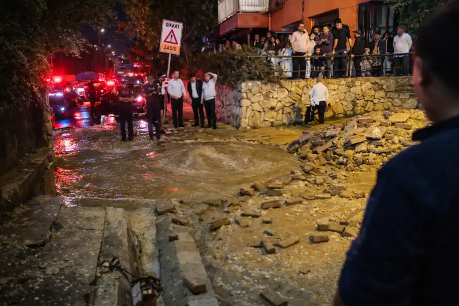 غرق شوارع تل أبيب بسبب الضربات الصاروخية